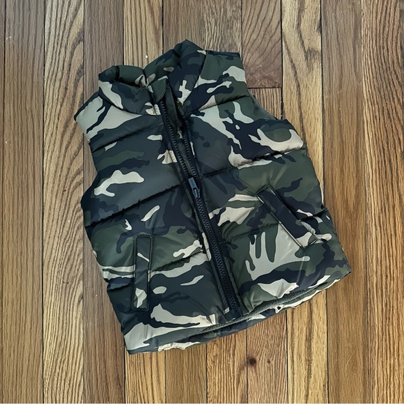 NWOT Old Navy Baby Camo Puffer Vest - Picture 1 of 8